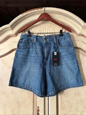 NWT Levi's Premium High Baggy Denim Shorts size 30